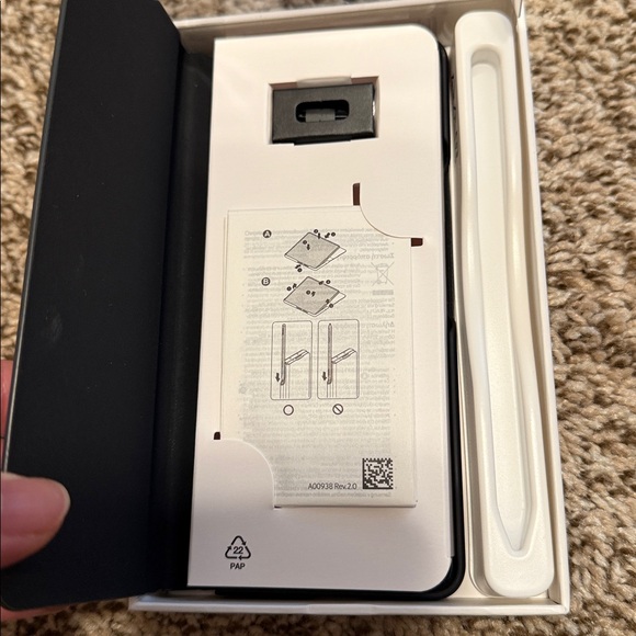 2 Phone Cases for the Samsung Galaxy Z Fold3 - Picture 4 of 10